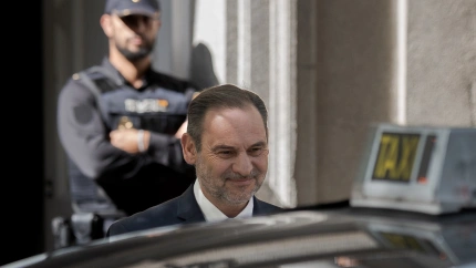 El exministro de Transportes José Luis Ábalos a su salida del Tribunal Supremo, a 15 de octubre de 2025, en Madrid