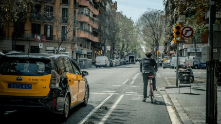 El origen del negro y amarillo de los taxis de Barcelona