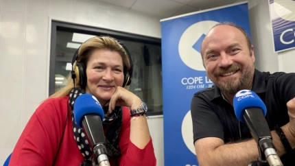 Begoña Iglesias, regidora d'Agenda Urbana i Sostenibilitat i primera tinenta d'alcalde amb Ricard Alvarez als estudis de COPE Lleida