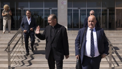 Custodio Ballester saliendo del juzgado