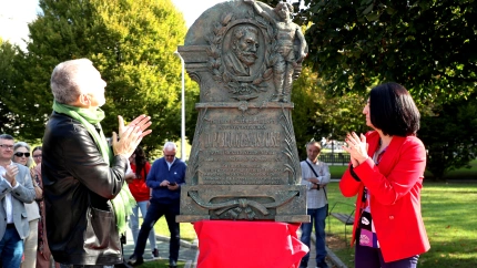 Pepe Álvarez y Rebeca Torró descubren la reproducción en el Parque Pablo Iglesias