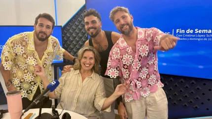 Cristina con el grupo Bombai al completo