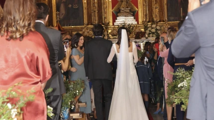 Alberto Herrera y Blanca Llandres a su llegada a la iglesia donde contrajeron matrimonio