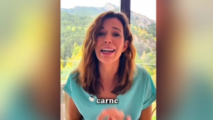 Ana Molina, dermatóloga, en el vídeo