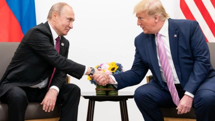 El presidente ruso (a la izquierda) con el presidente estadounidense Donald Trump durante la reunión del G20 en Japón, el 28 de junio de 2019.