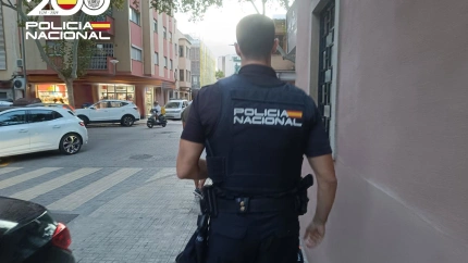 Agente de la policía nacional.