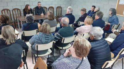 El teniente de alcalde mantuvo una reunión con los vecinos de Carballido para explicarles como funcionará este nuevo servicio