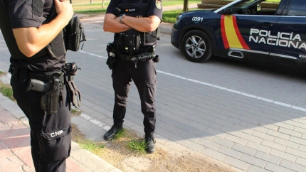Dos agentes de la Policía Nacional