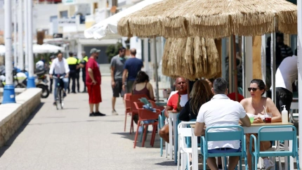 El Ayuntamiento de Málaga reducirá y bonificará tasas de vía pública a restaurantes y comercios del paseo marítimo de Pedregalejo