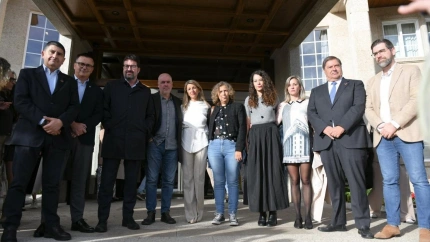 Autoridades a su llegada al acto en homenaje al sindicalista de CC.OO. Suso Díaz