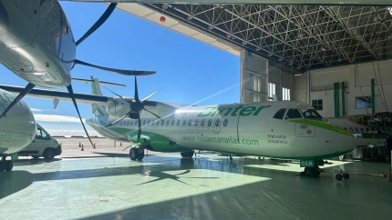 22/10/2025 Uno de los aviones de Binter en el hangar de la compañía en Las Palmas de Gran CanariaECONOMIA ESPAÑA EUROPA EXTREMADURA