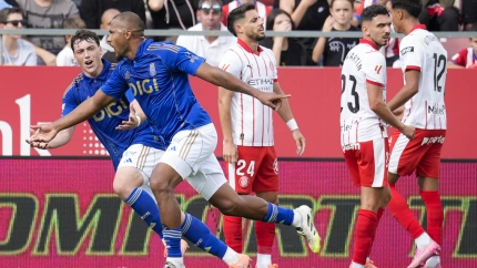 Salomón Rondón celebra su gol, en el Girona - Oviedo