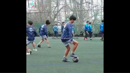 Vídeo viral de jugadores japoneses mostrando su enorme control de pelota.