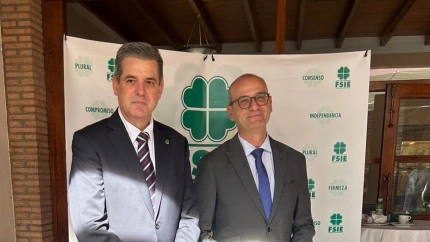 Federico Baus junto al consejero de Educación