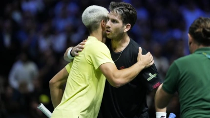 Carlos Alcaraz vuelve a caer en París