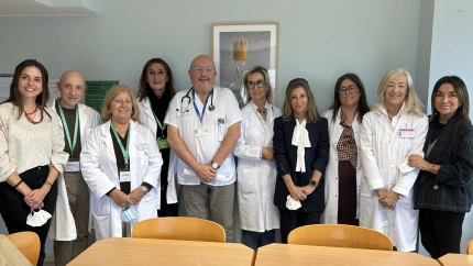 Voluntarios y personal sanitario en el Hospital Naval de Ferrol