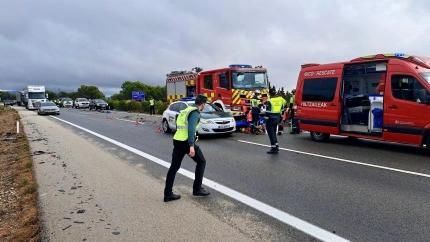 Guardia Civil atiende una colisión frontal en la AP-15, en Olite en el que ha fallecido una conductora