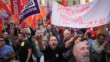 Varias personas durante una concentración del sector del metal