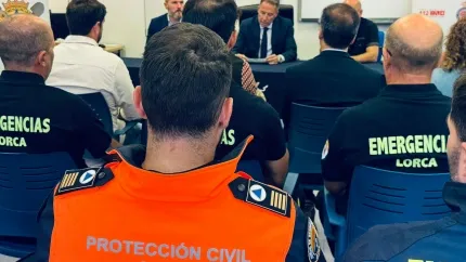 Efectivos de Emergencias de distintos municipios durante la firma del protocolo intermunicipal