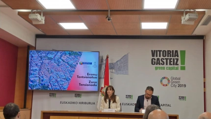 Ayuntamiento de Vitoria-Gasteiz, Maider Etxebarria y Denis Itxaso