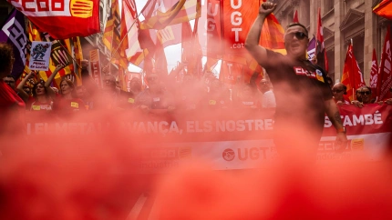Miles de personas durante una manifestación del sector del metal