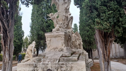 Panteón en la Sacramental de San Isidro