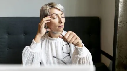 Se puede operar la vista cansada