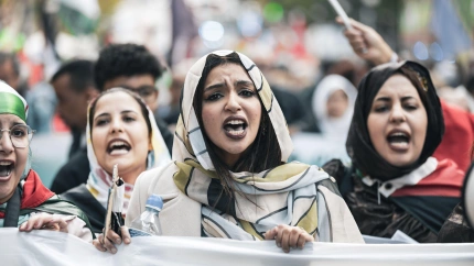 La comunidad saharaui de Madrid se moviliza para exigir la independencia del Sáhara Occidental de Marruecos y la aplicación de las resoluciones de la ONU.