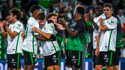 Los jugadores del Racing celebrando la victoria