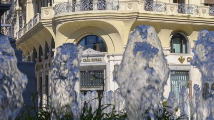 Fachada de una sucursal de Caja Rural Granada