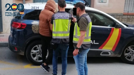 Uno de los detenidos por la Policía Nacional por el robo de los porteros automáticos de los edificios de Lorca