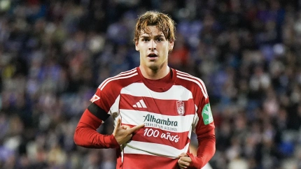 Jorge Pascual celebra su primer gol en liga con el Granada