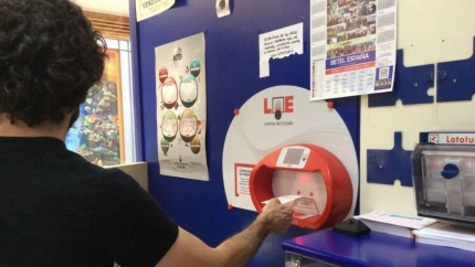 Un apostante en una administración de loterías