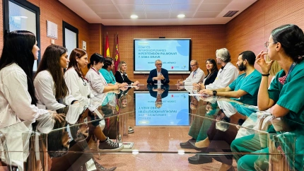 El consejero preside en el hospital de Lorca una reunión con representantes de los dos nuevos comités
