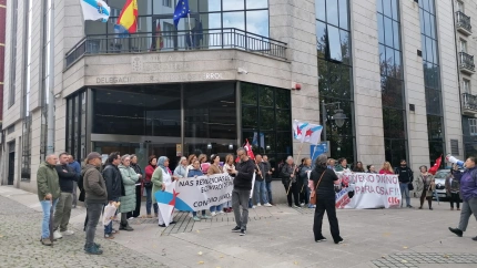 Concentración ante el edficio de la Xunta en Ferrol