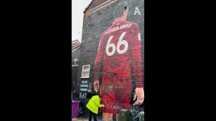 Vandalizan el mural de Alexander-Arnold en Anfield: "Adiós el rata"