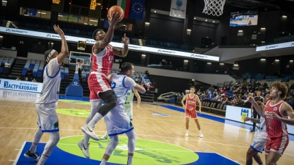 Davontae lideró la victoria de UCAM CB en Bulgaria