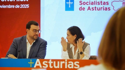Adrián Barbón y Dolores Carcedo, en la reunión de la Comisión Ejecutiva de esta tarde