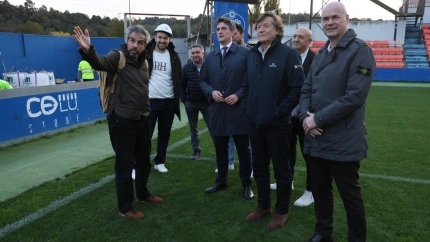 El secretario xeral para o Deporte supervisó las obras, acompañado por el delegado territorial de la Xunta de Galicia en Lugo