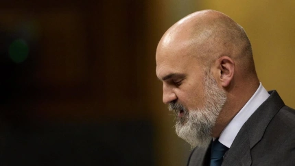 15/06/2021 El diputado de Vox, Víctor Manuel Sánchez Del Real, interviene en una sesión plenaria en el Congreso de los Diputados, a 15 de junio de 2021, en Madrid (España). El Pleno del Congreso debate hoy si abre ya la reforma del Código Penal y en concreto si acelera la despenalización de los llamados delitos de opinión y evite la cárcel en casos como las injurias a la Corona, los ataques a los símbolos del Estado y el enaltecimiento del terrorismo. Se trata de una proposición de ley que Unidas Podemos registró en febrero tras la polémica suscitada por la condena al rapero 'Pablo Hasél'.POLITICA EUROPA PRESS/J. Hellín. POOL - Europa Press