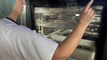 Una de las lavadoras de esterilización