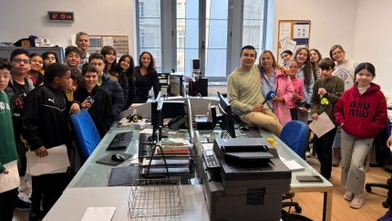 Estudiantes del IES Alfonso II en la redacción de COPE Oviedo