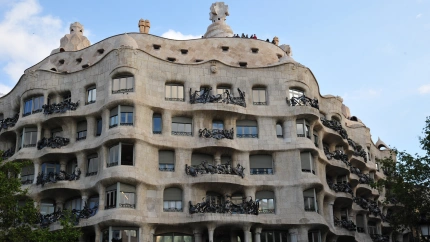 La directora de Apartur sostiene que se ha construido "un relato muy bien armado" para culpar a los pisos turísticos