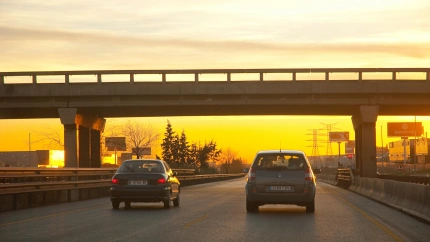 Autopista A-2 al atardecer. Madrid