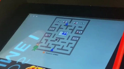 Los Jaume I instalan máquinas recreativas retro