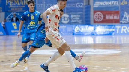 ElPozo Murcia Costa Cálida camina con paso firme