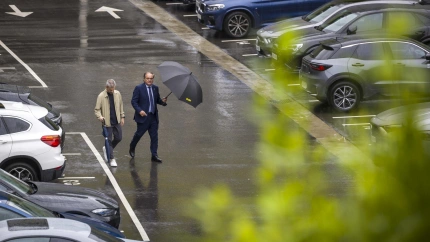 Jokin Aperribay y Erik Bretos en el parking de Zubieta.