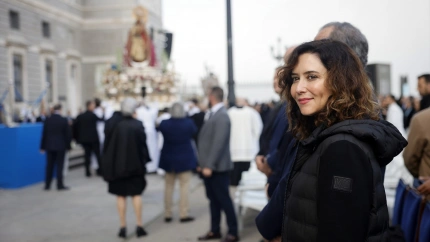 La presidenta de la Comunidad de Madrid, Isabel Díaz Ayuso, en la Misa por la Virgen de la Almudena