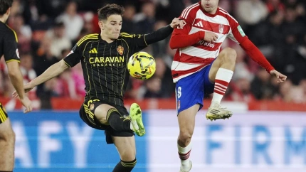 Pau Sans, en una acción del partido de este domingo en Granada