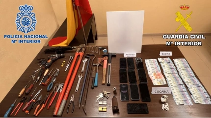 Droga y objetos sustraídos en el interior del vehículo